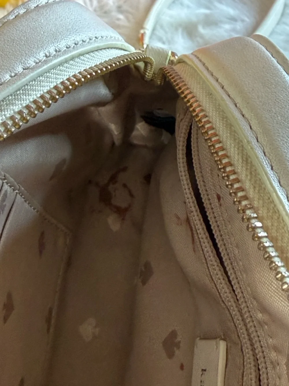 Kate Spade Carey Smooth Quilted Leather Mini‎ Camera Bag (TXABIN)